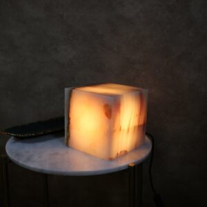 Onyx Lamp Cube 6in